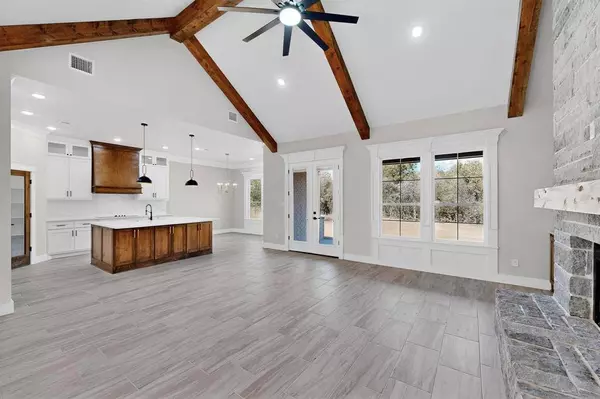 1161 Gonzollas Road, Springtown, TX 76082