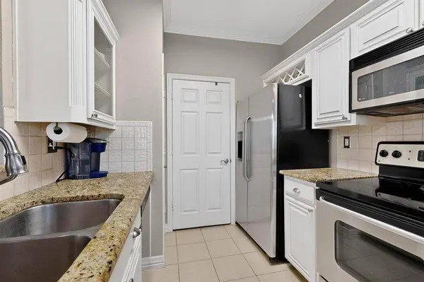 2344 Southcourt Circle, Irving, TX 75038