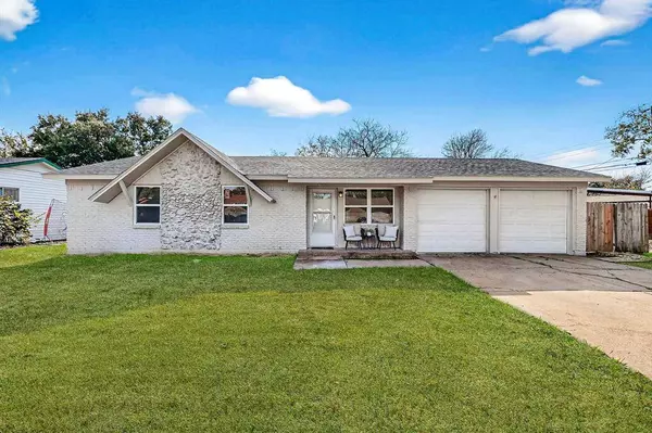 5808 Hanson Drive, Watauga, TX 76148