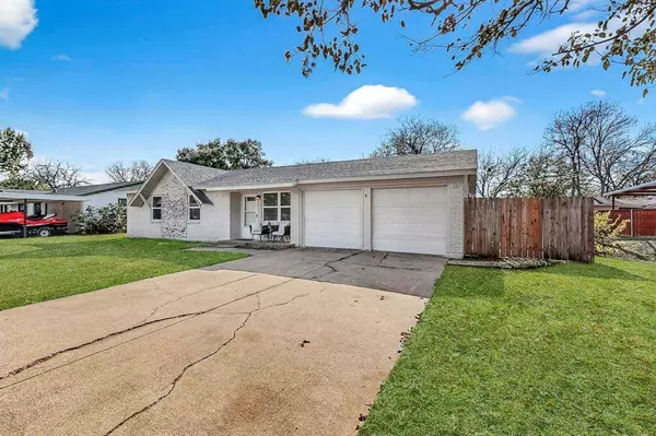 5808 Hanson Drive, Watauga, TX 76148