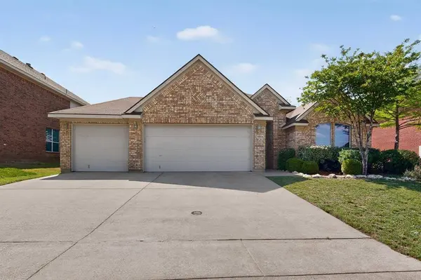 8304 Cornerstone Drive, Fort Worth, TX 76123