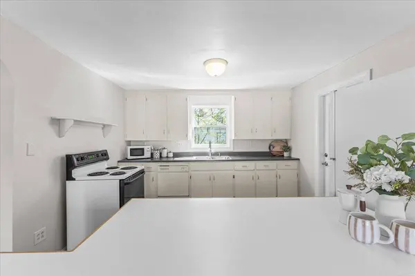 15 Abnaki AVE, Essex Junction, VT 05452