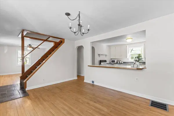 15 Abnaki AVE, Essex Junction, VT 05452