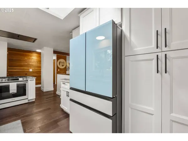 19065 TRILLIUM DR, West Linn, OR 97068