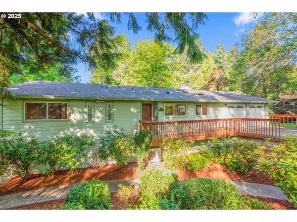 19065 TRILLIUM DR, West Linn, OR 97068