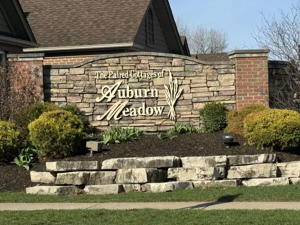 1321 Lily CT, Schererville, IN 46375