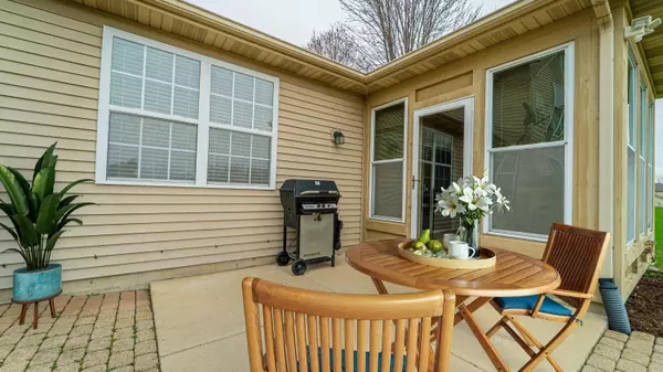 1321 Lily CT, Schererville, IN 46375