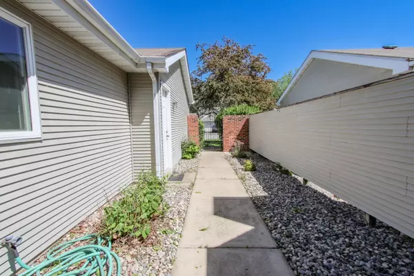 425 Deerpath DR, Schererville, IN 46375