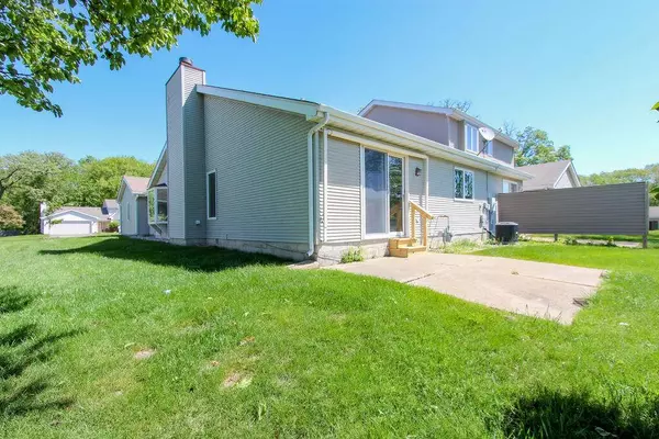 425 Deerpath DR, Schererville, IN 46375