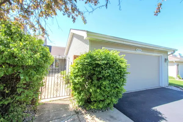 425 Deerpath DR, Schererville, IN 46375