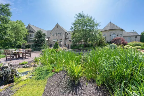 1700 Littler DR, Chesterton, IN 46304