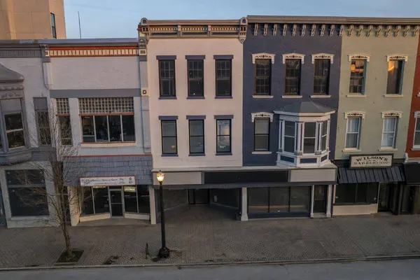 816 Lincolnway #101, La Porte, IN 46350