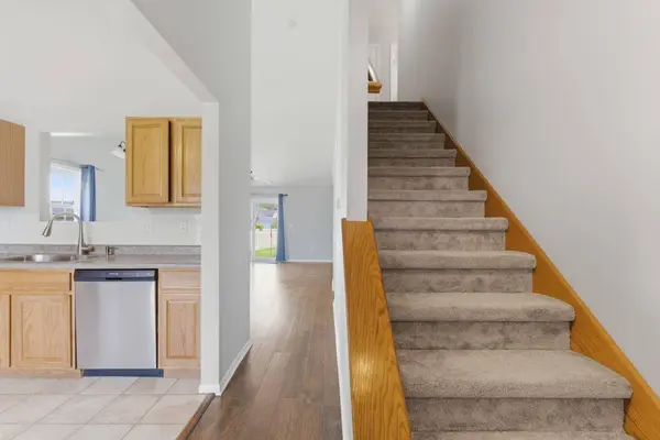 1406 Pine Creek RD, Valparaiso, IN 46383