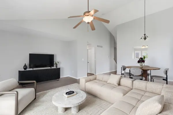 1406 Pine Creek RD, Valparaiso, IN 46383