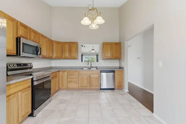 1406 Pine Creek RD, Valparaiso, IN 46383