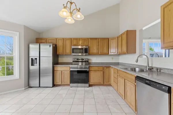 1406 Pine Creek RD, Valparaiso, IN 46383