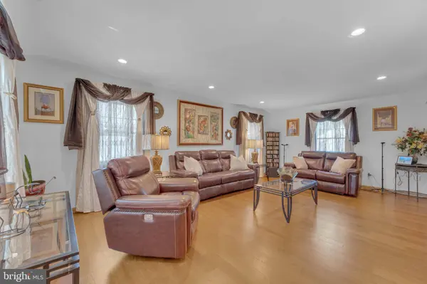 115 MIDDLEBURY LN, Willingboro, NJ 08046