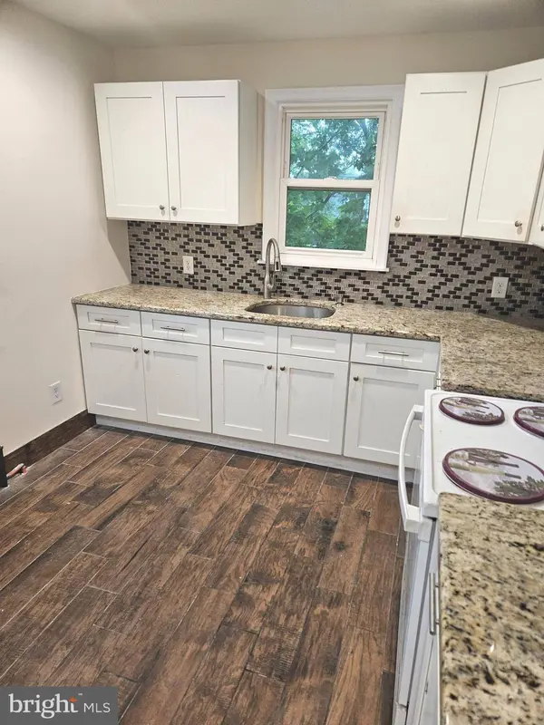 215 CHESTNUT AVE, Oaklyn, NJ 08107