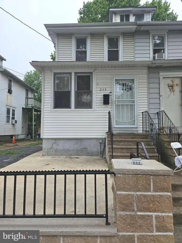 215 CHESTNUT AVE, Oaklyn, NJ 08107