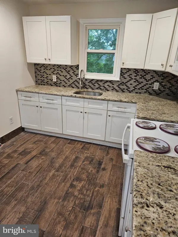 215 CHESTNUT AVE, Oaklyn, NJ 08107