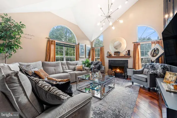 37 WESLEY LN, Burlington, NJ 08016
