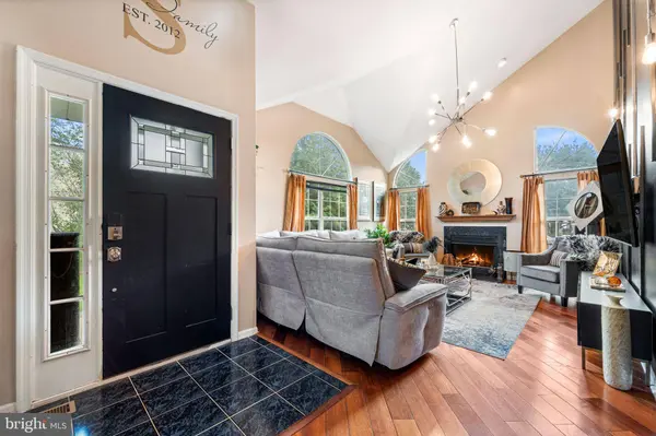37 WESLEY LN, Burlington, NJ 08016