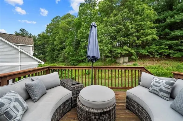 70 Carrington Ln #70, Uxbridge, MA 01569