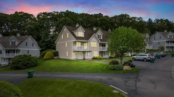 70 Carrington Ln #70, Uxbridge, MA 01569