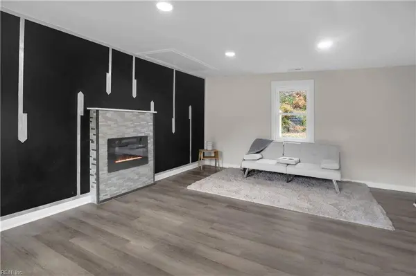 7 E Lewis RD, Hampton, VA 23666
