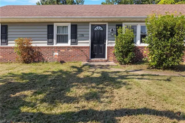 1128 Sir Galahad DR, Chesapeake, VA 23323