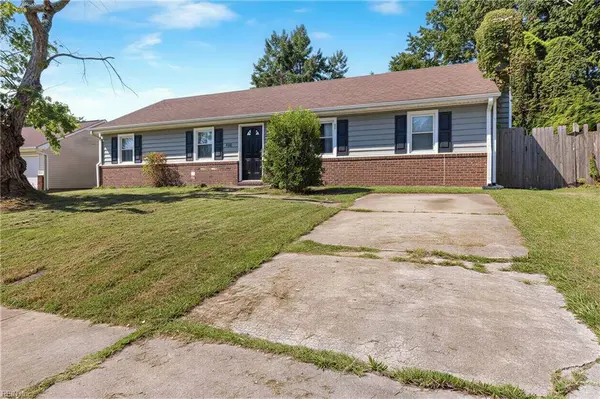 1128 Sir Galahad DR, Chesapeake, VA 23323