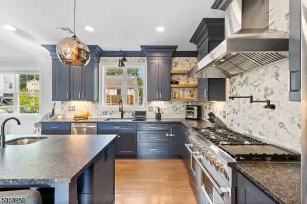 13 Williams Trl, Hopatcong Boro, NJ 07843