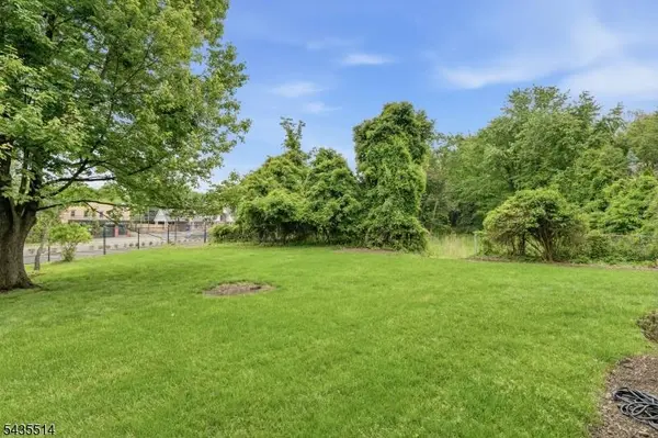 25 Fells Manor Rd, Caldwell Boro Twp., NJ 07006
