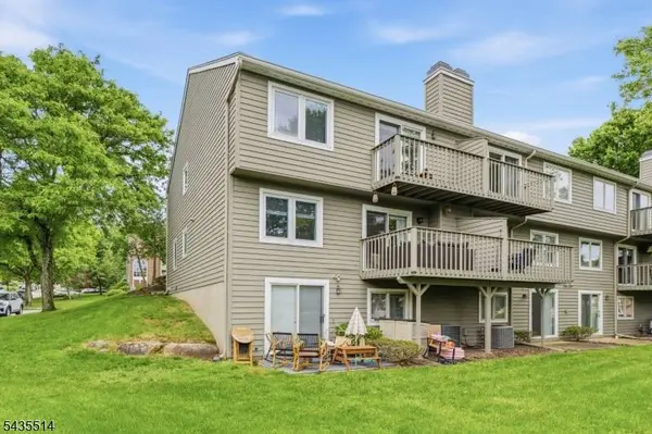 25 Fells Manor Rd, Caldwell Boro Twp., NJ 07006