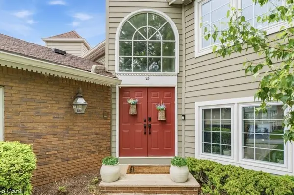 25 Fells Manor Rd, Caldwell Boro Twp., NJ 07006
