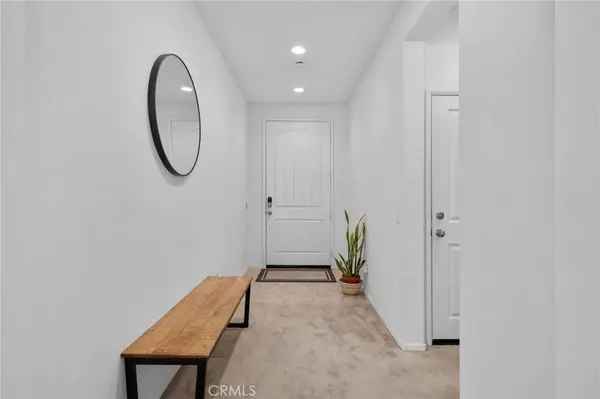 208 Parkview DR, Calimesa, CA 92320