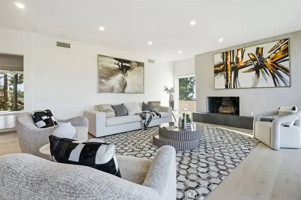 2717 N Mountain AVE, Claremont, CA 91711
