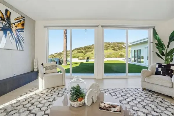 2717 N Mountain AVE, Claremont, CA 91711