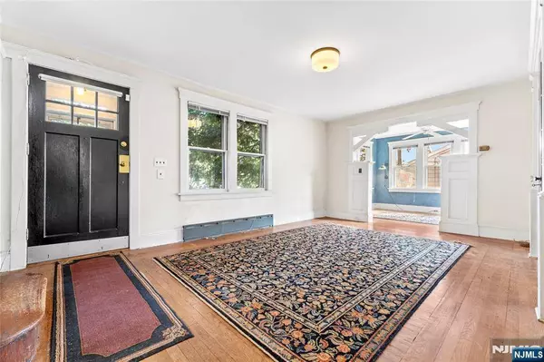 363 Kaplan AVE, Hackensack, NJ 07601