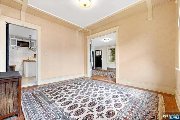 363 Kaplan AVE, Hackensack, NJ 07601