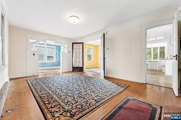 363 Kaplan AVE, Hackensack, NJ 07601