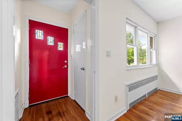 280 Knickerbocker RD, Closter, NJ 07624