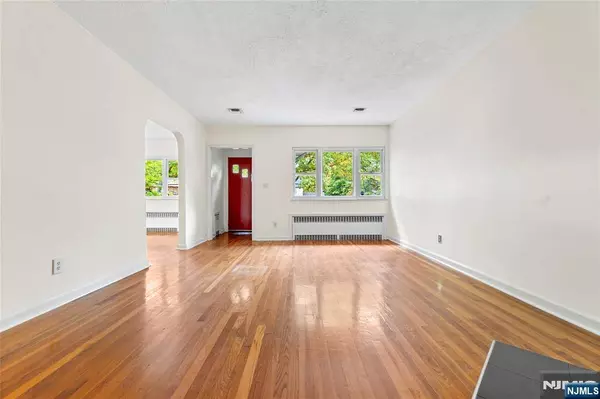 280 Knickerbocker RD, Closter, NJ 07624