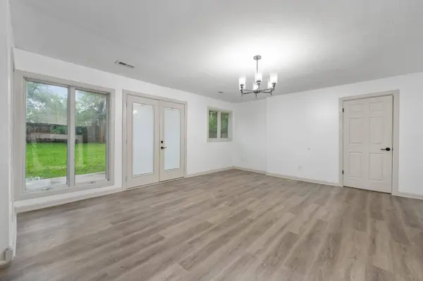 218 Aaron Dr, Andover, KS 67002