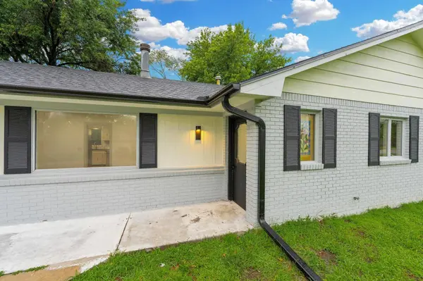 218 Aaron Dr, Andover, KS 67002