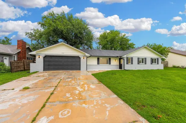 218 Aaron Dr, Andover, KS 67002