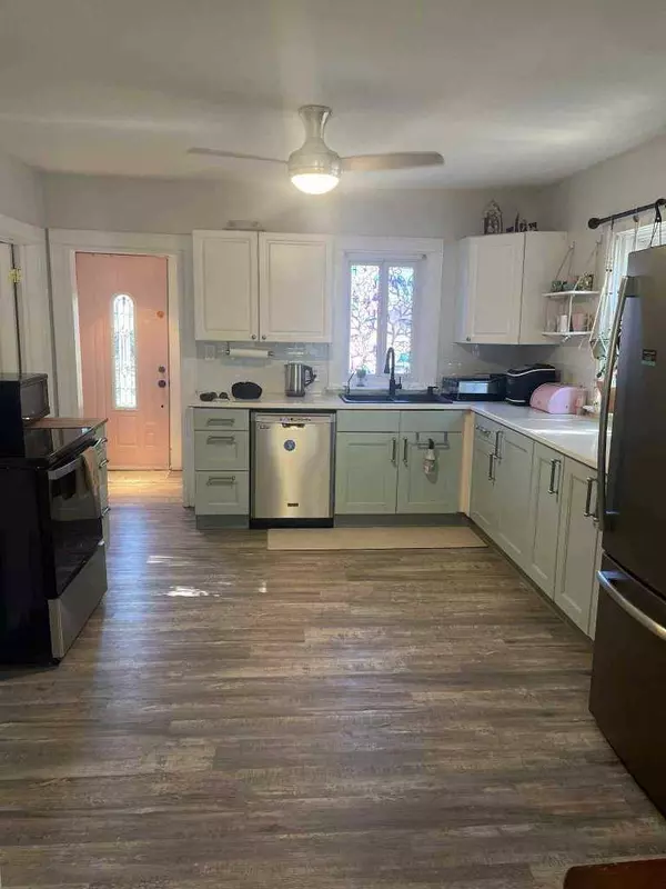 80N 100E, Raymond, AB T0K2S0