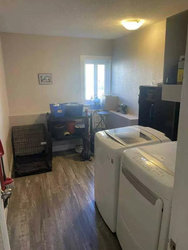 80N 100E, Raymond, AB T0K2S0