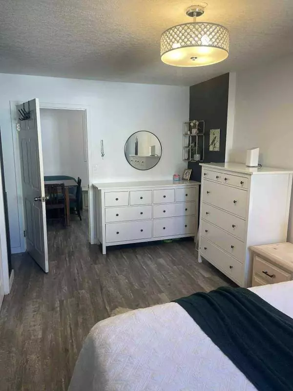 80N 100E, Raymond, AB T0K2S0