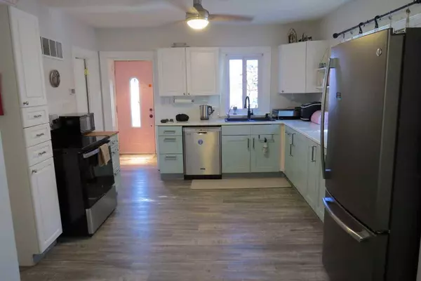 80N 100E, Raymond, AB T0K2S0